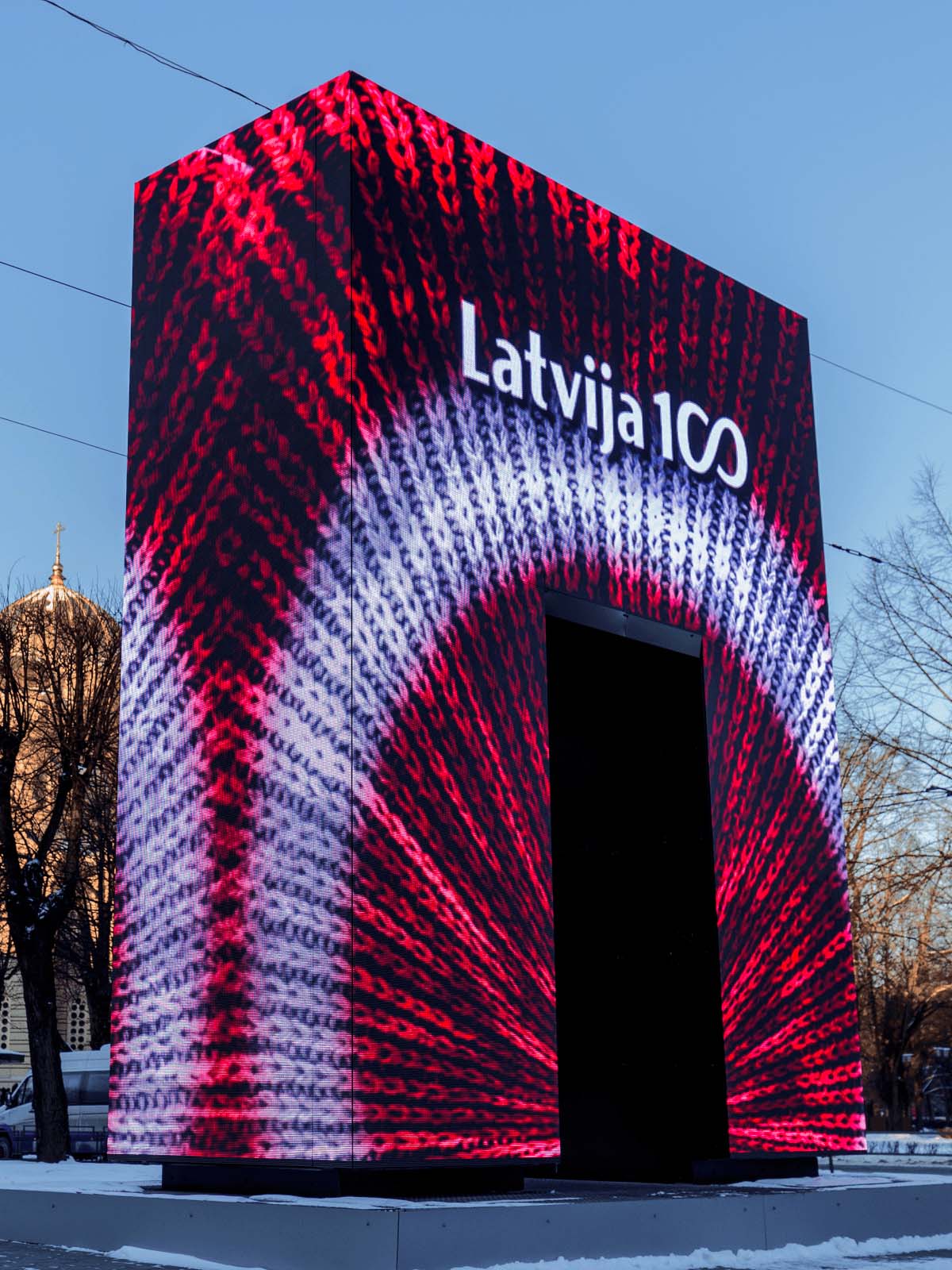 PALAMI Group LED Display Object Goda Varti Left Side View On Street Mobile Resolution