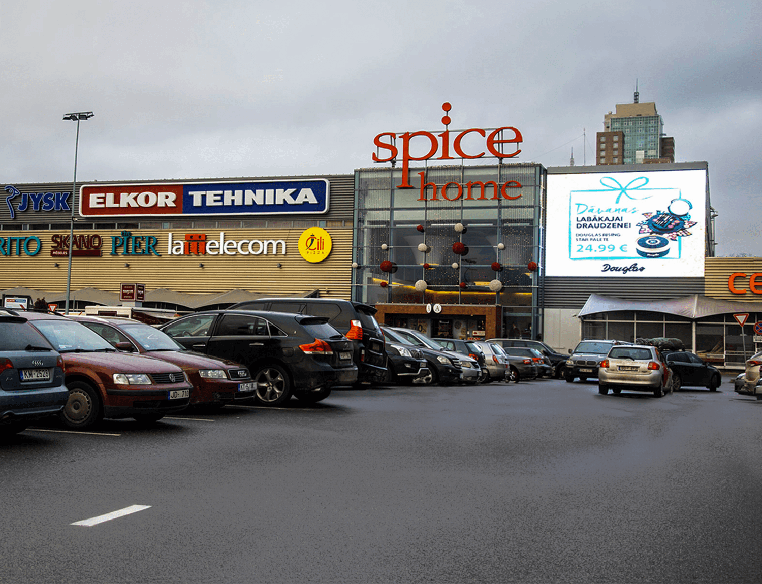 PALAMI Group Media Tube LED Display Project Installed On Shopping Center Facade