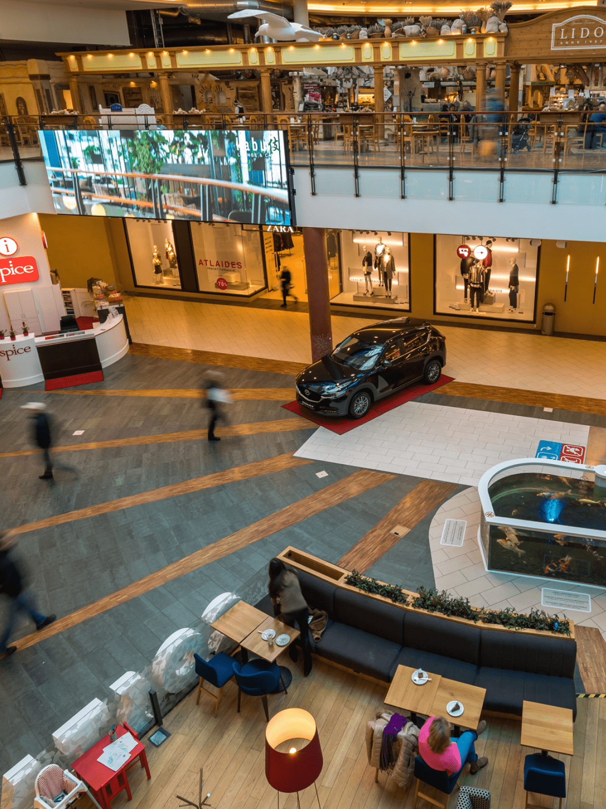 PALAMI Group Indoor High Quality LED Media Video Display In Supermarket Mobile Resolution