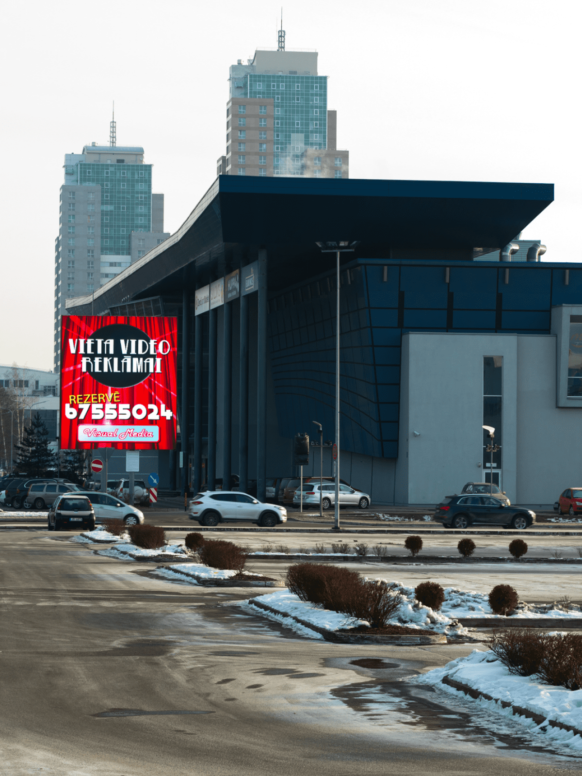 PALAMI Group Outdoor LED Video Wall Display Installed On Metal Construction Aside Shopping Center Mobile Resolution