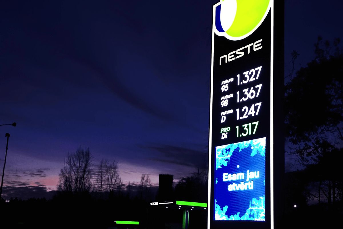 LED Gas Station Pylon